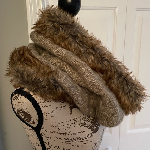 Infinity Scarf - Picture 3 of 7